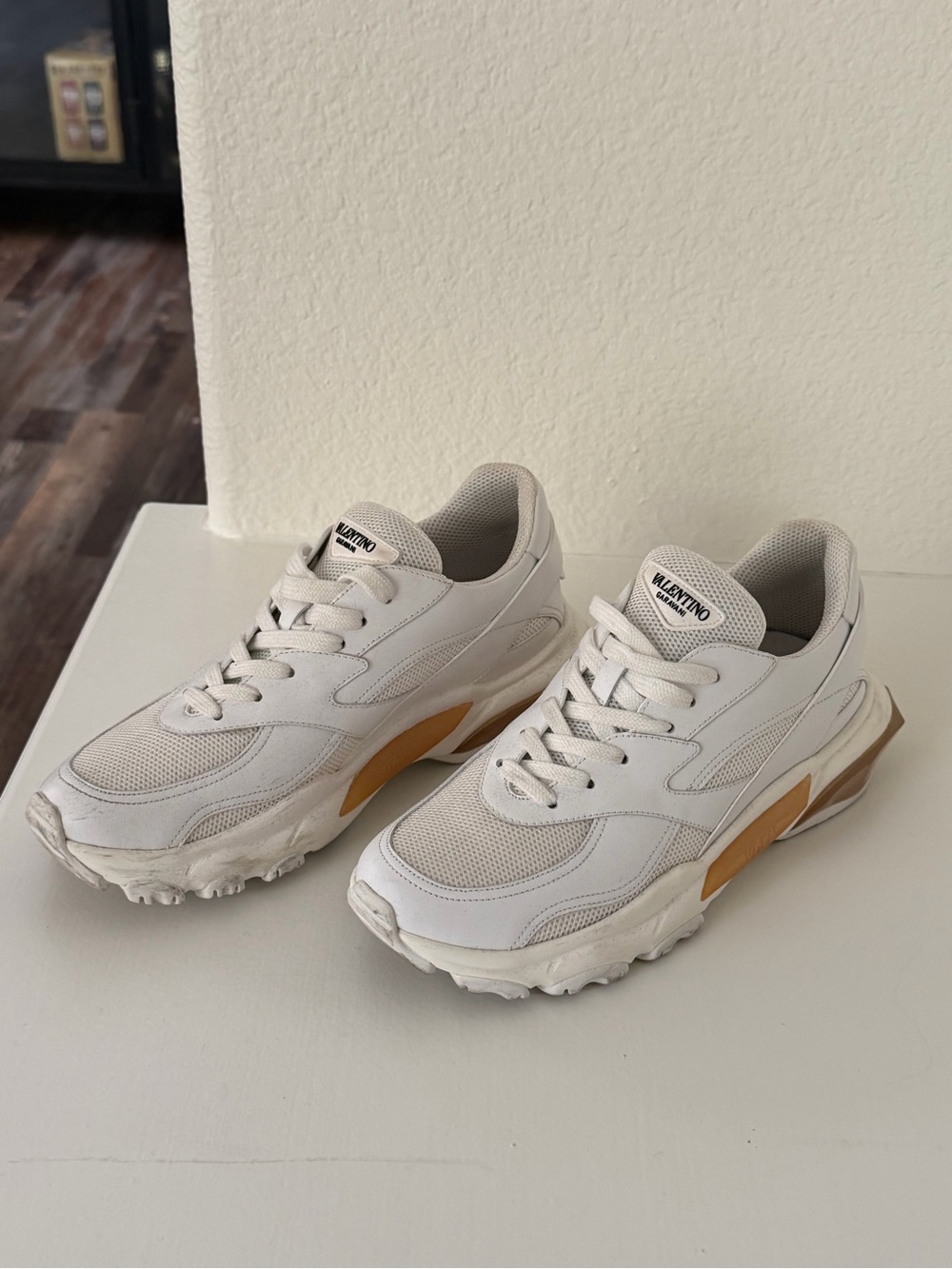 Valentino Garvani Bounce Sneakers - Picture 4 of 6